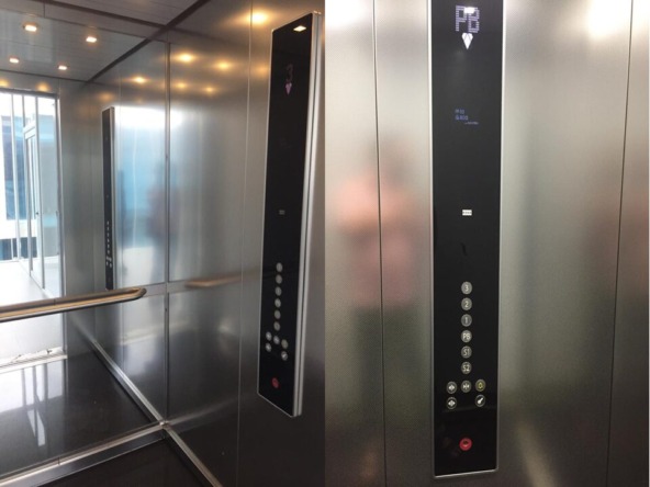 oficina en venta en cancún centro - Elevador interior del edificio