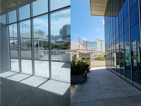 oficina en venta en cancún centro - vista desde interior del local hacia la calle y edificios al fondo