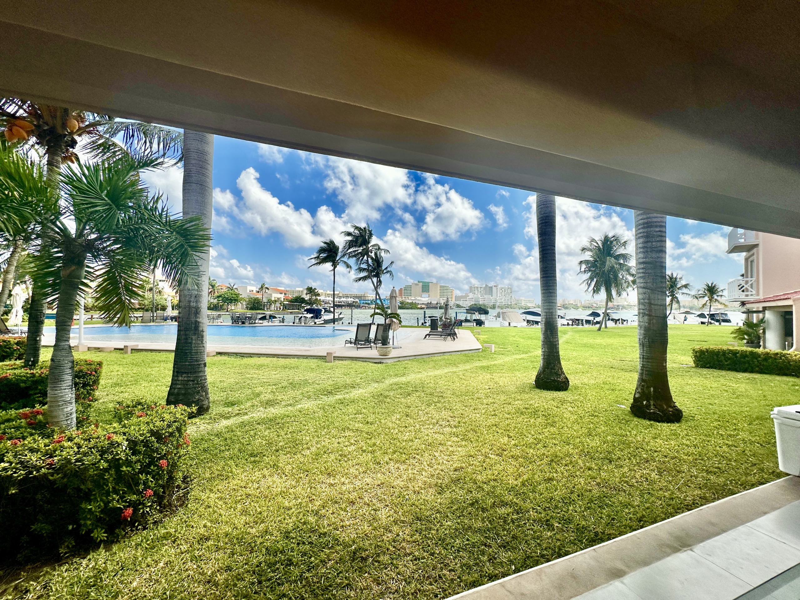 Departamento en Venta en Cancún en Zona Hotelera en Isla Dorada Terraza