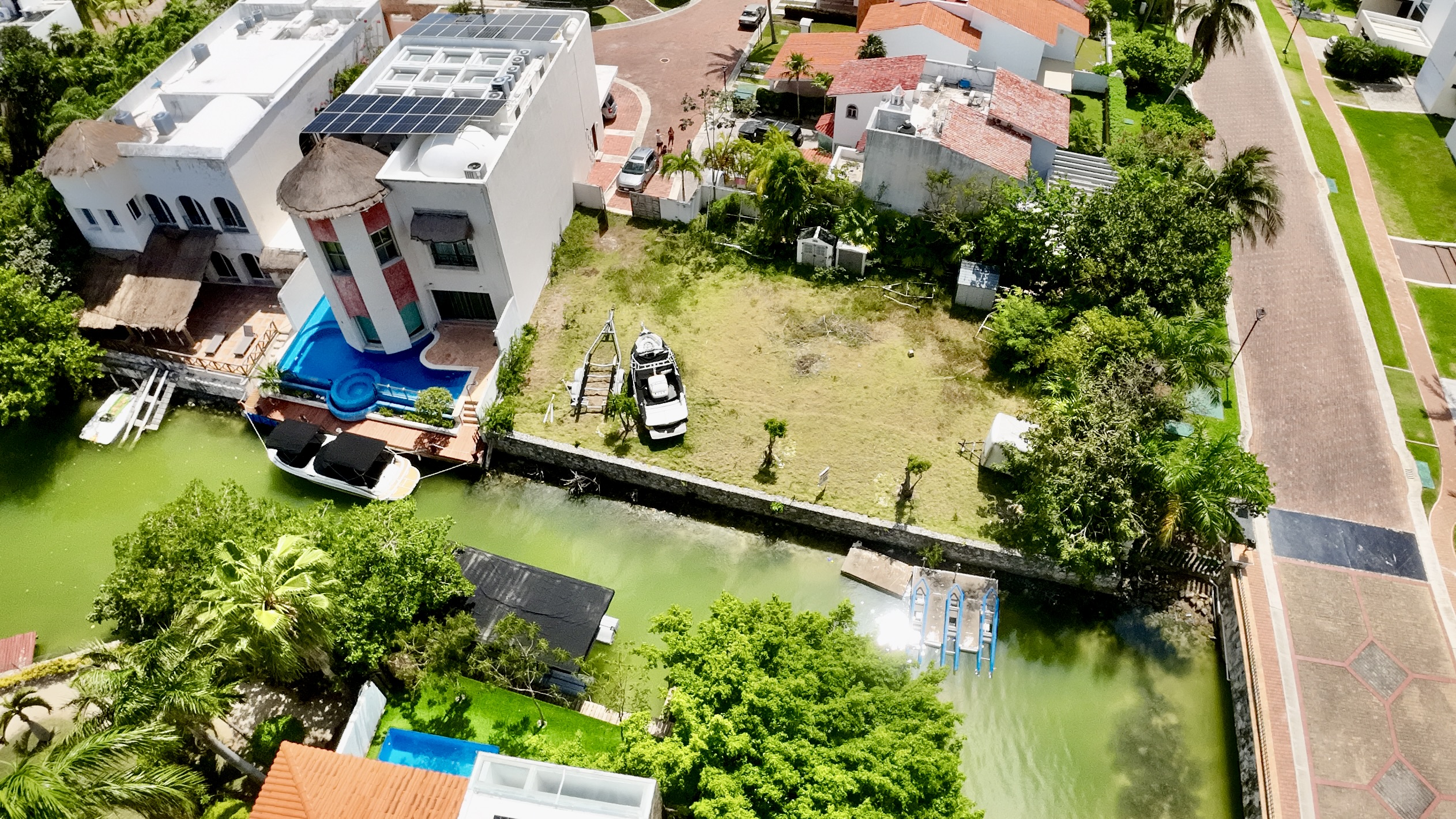 Terreno Unifamilar en Venta en Zona Hotelera de Cancun en Isla Dorada Vista Aérea