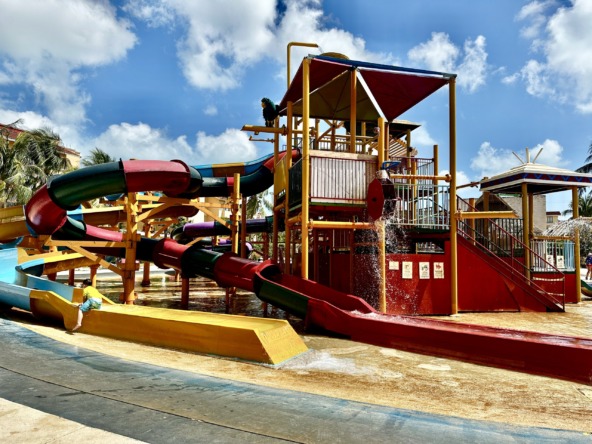 Juegos infantiles departamento All Ritmo Cancún