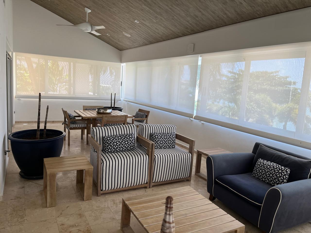 Casa en venta en Isla Dorada Zona Hotelera Cancún Vista a la Laguna Balcón