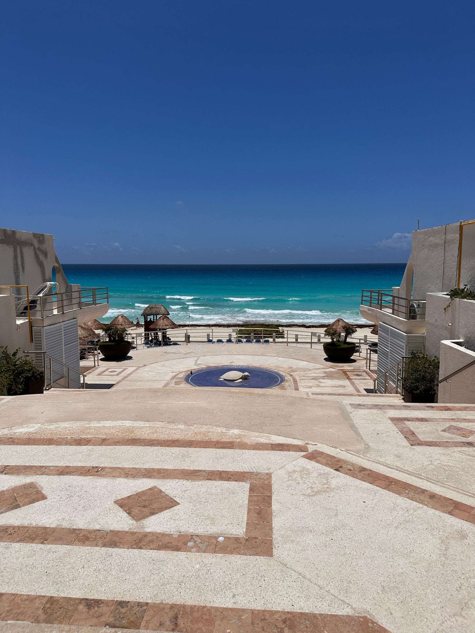 Departamento en venta en Zona Hotelera de Cancún frente al mar-Vista