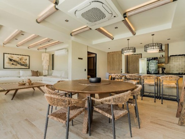 CASA AMUEBLADA EN RENTA EN PUERTO CANCUN - COMEDOR COCINA