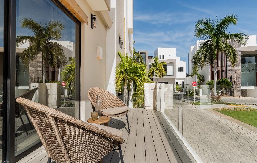 CASA AMUEBLADA EN RENTA EN PUERTO CANCUN - TERRAZA