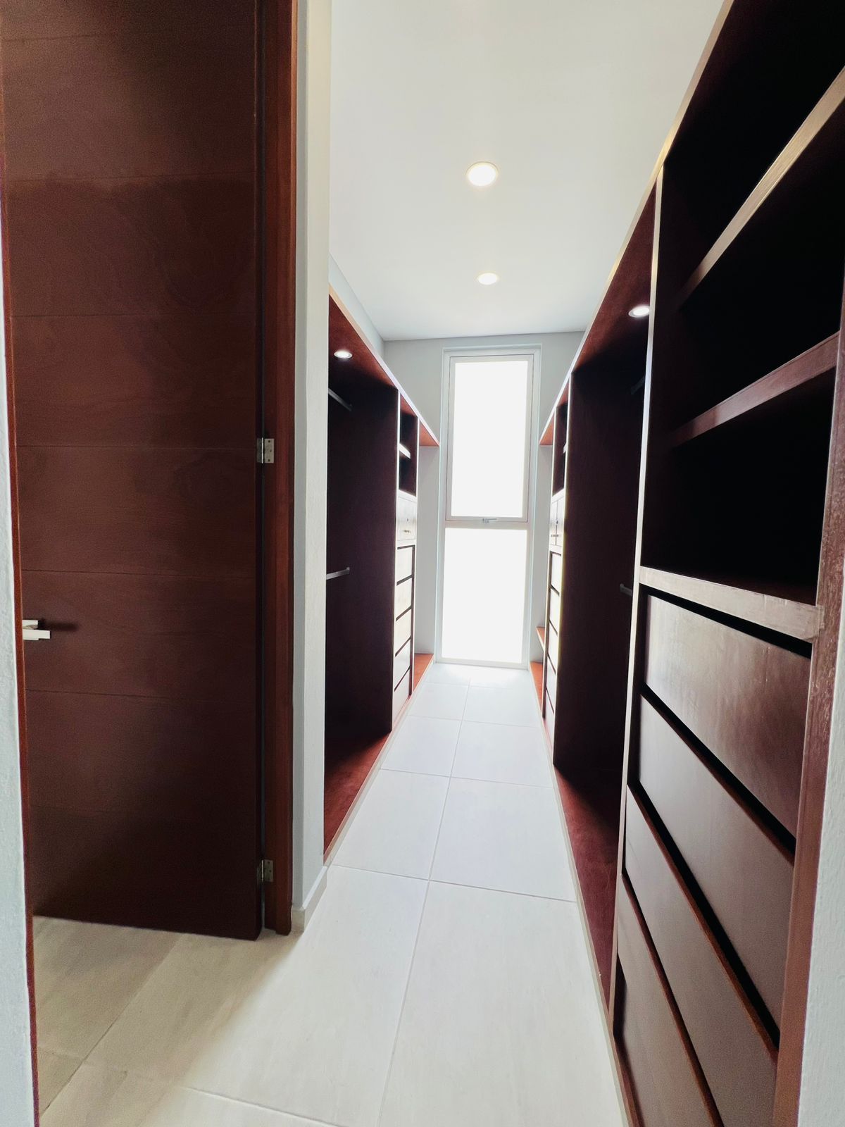 Casa en Renta en Lagos del Sol, Cancún – Vestidor