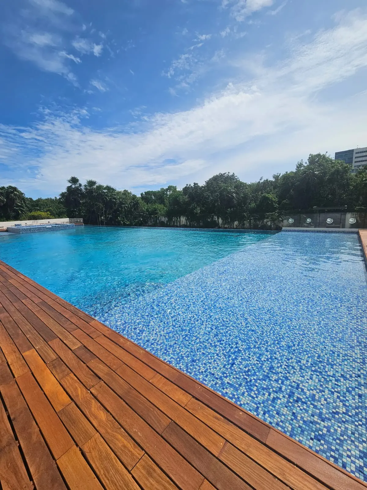 BREZZA - Piscina familiar