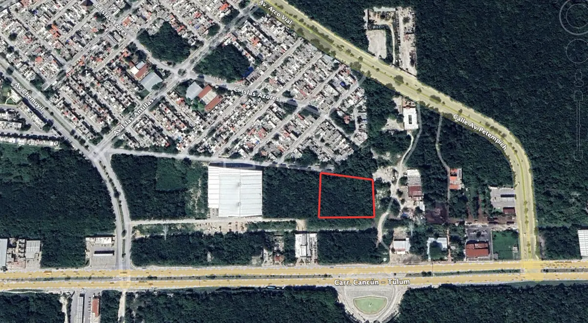 VISTA AÉREA TERRENO EN VENTA EN PLAYA DEL CARMEN 2