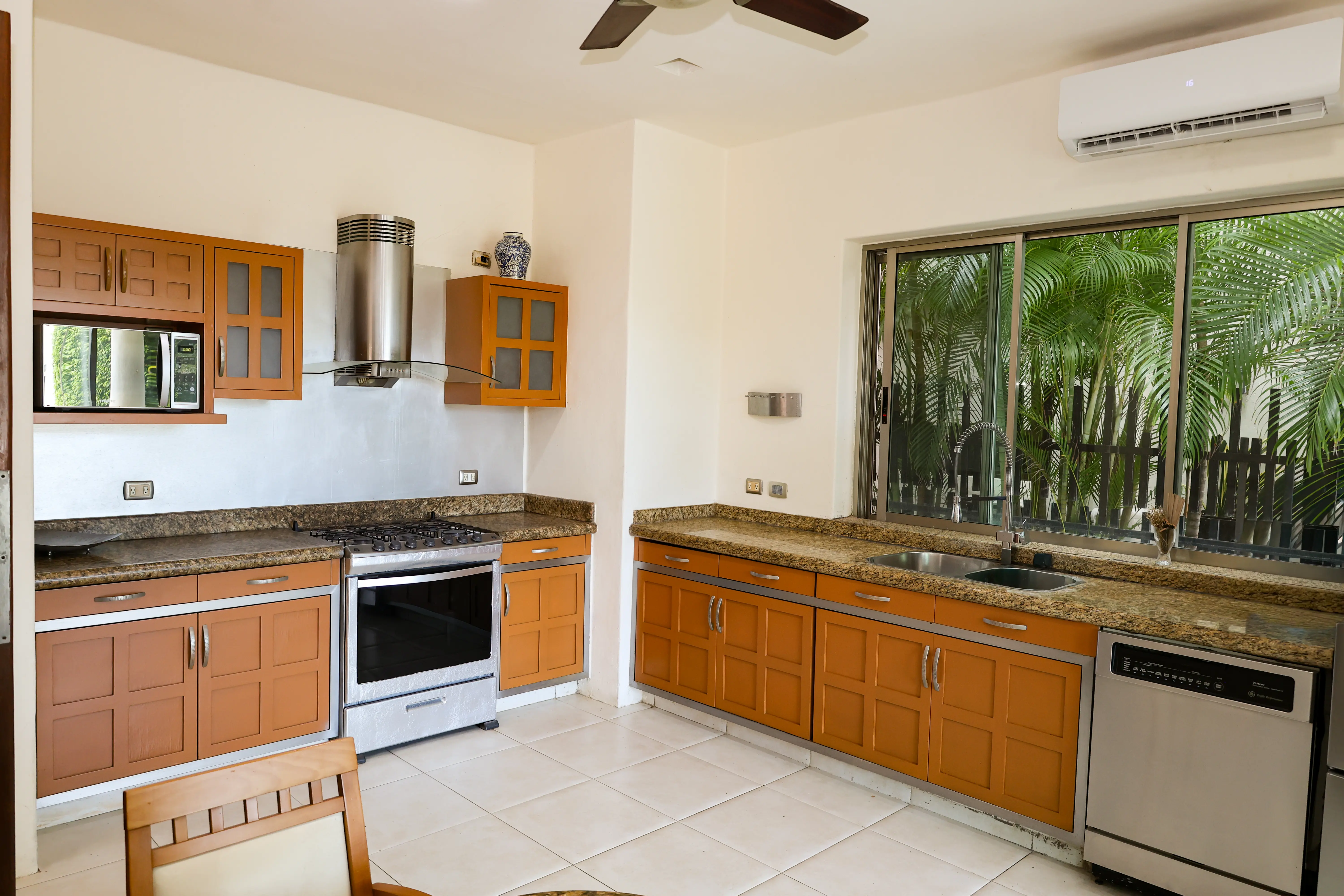 6-COCINA-ISLA-AMOROSA