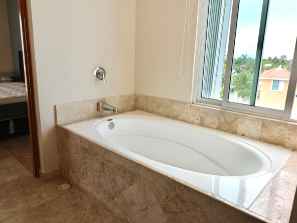 7-Tina-Baño-principal-CR100