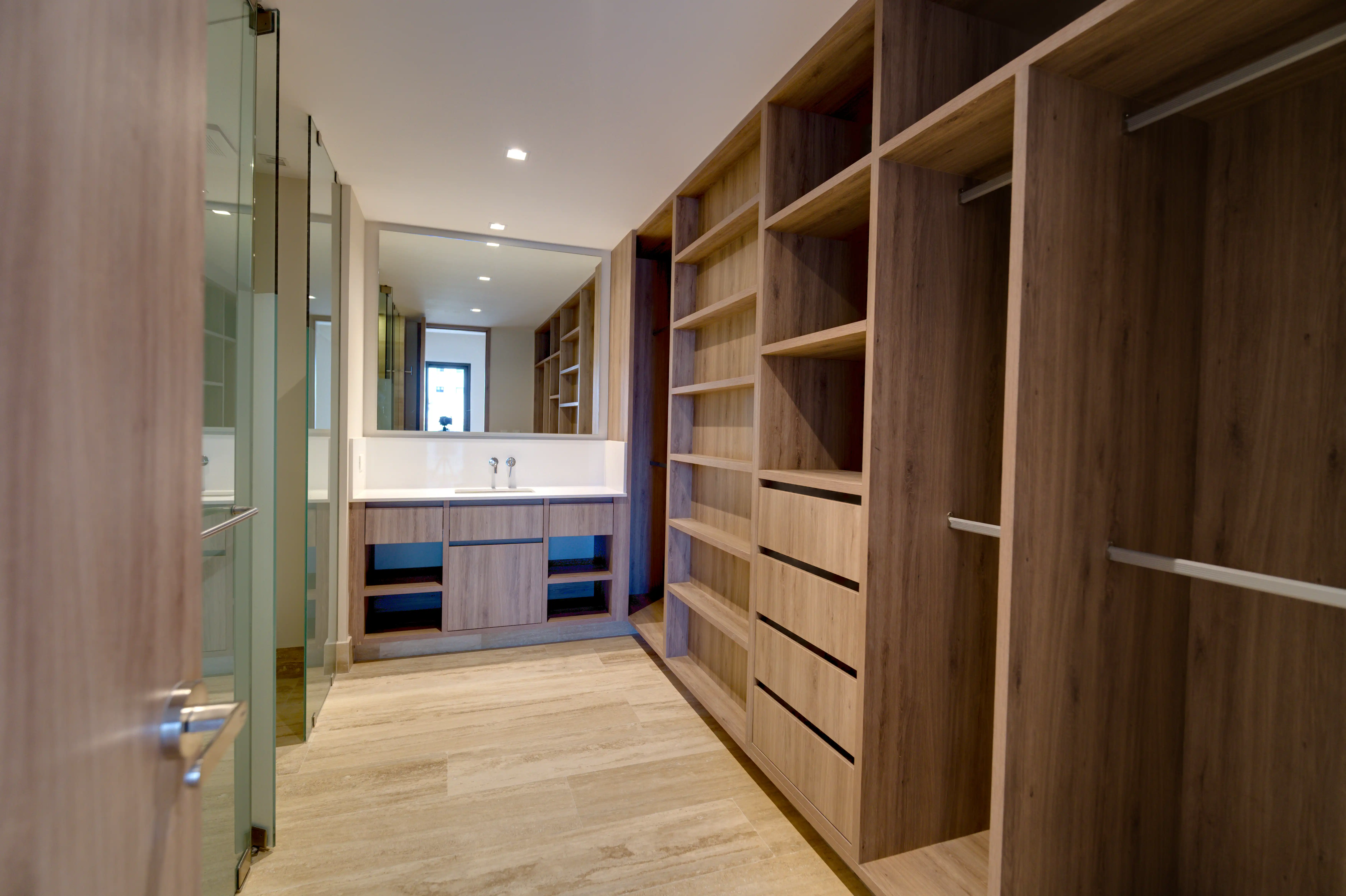 4 HODELA VESTIDOR